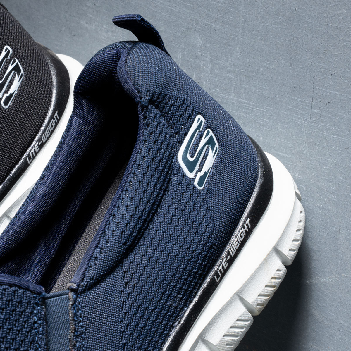 S2 Men Skechers