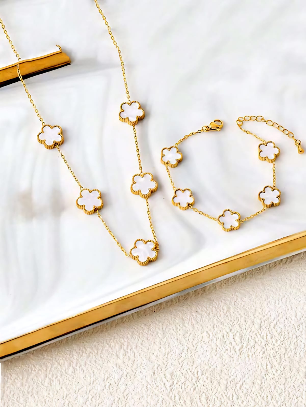 FO26 Floral Clover Necklace
