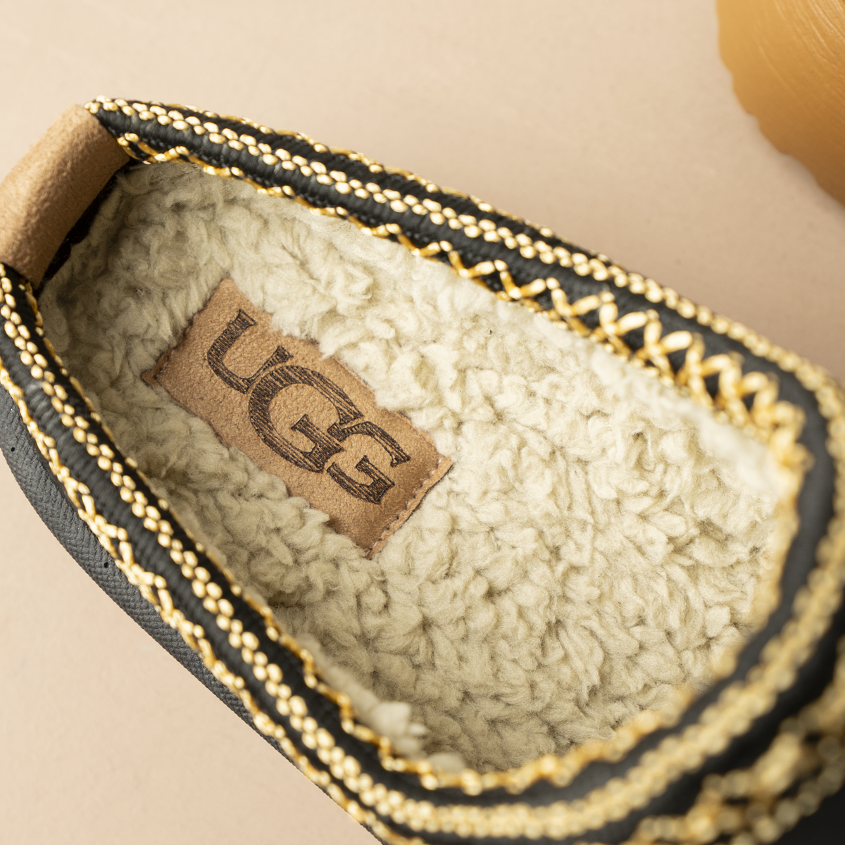 UGG Taz