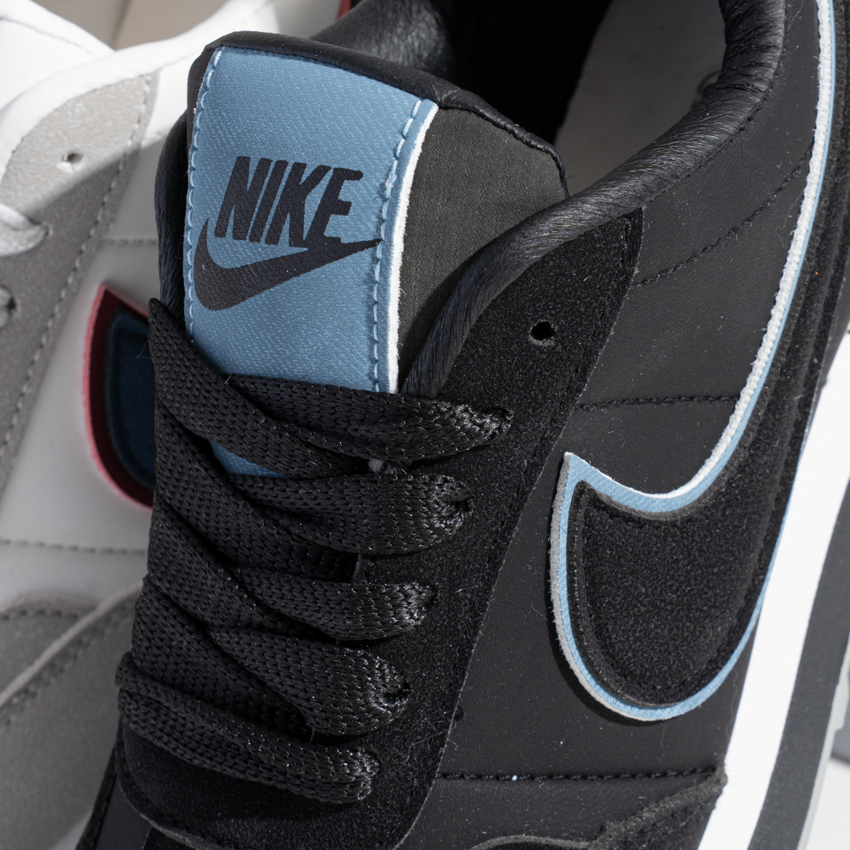 NK Imported Fondi Sneaker