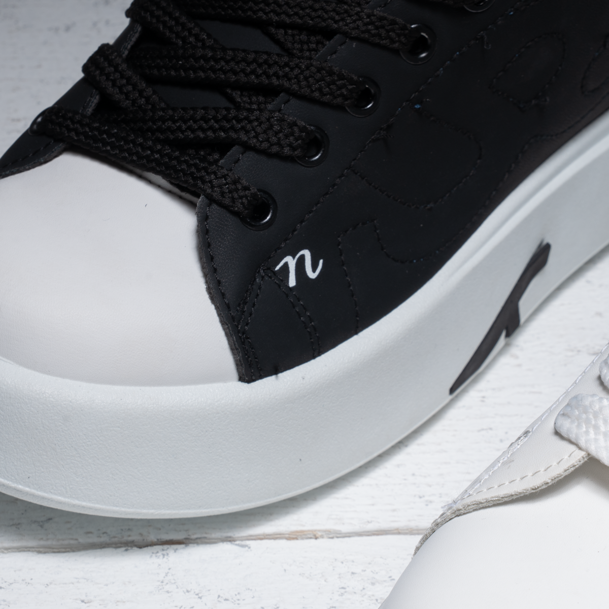 AJEKKE Casual Sneakers