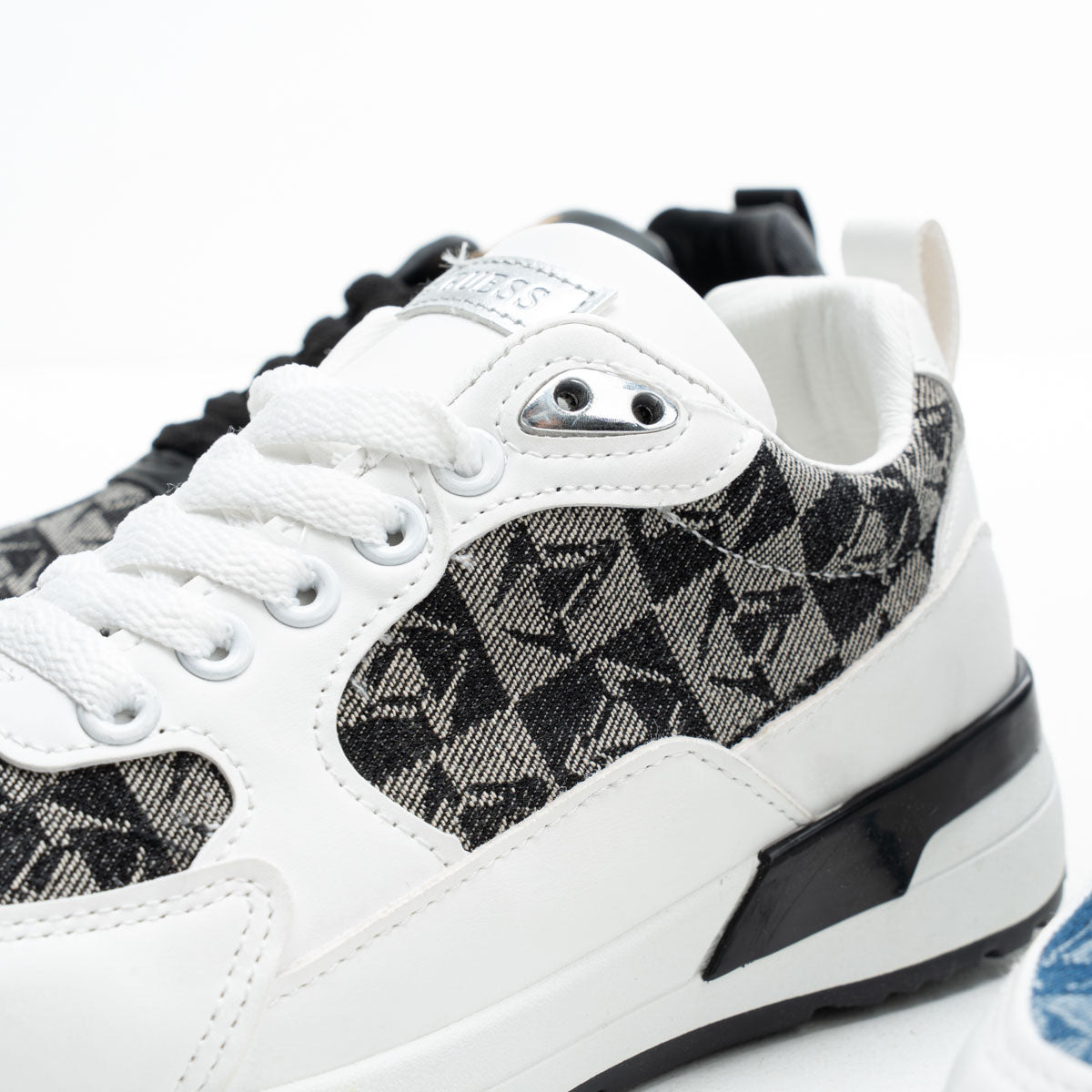 GW Women Sneaker