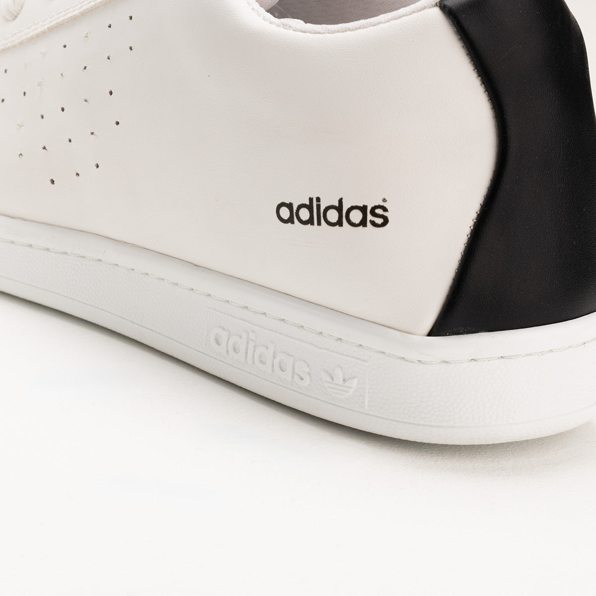 AD 3 Lines Sneaker