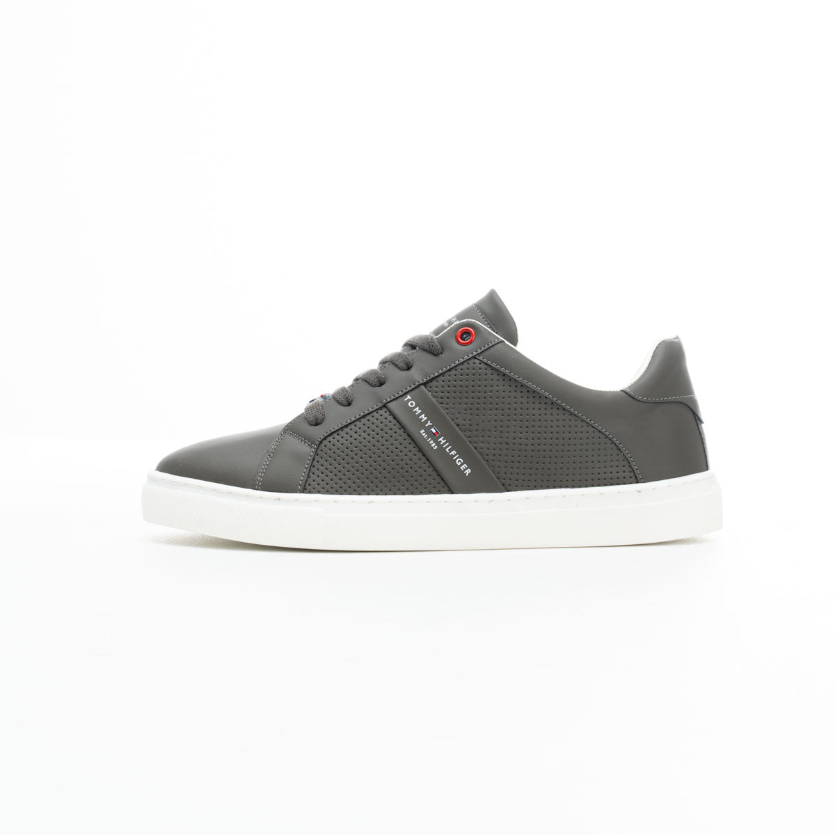 TO Sneakers V25