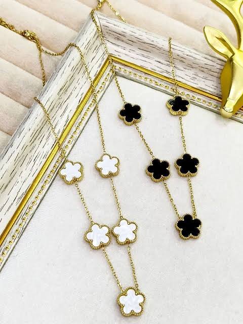 FO26 Floral Clover Necklace